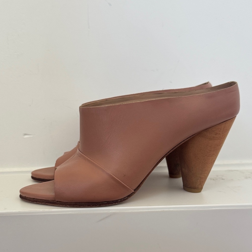 Chic Taupe A Détacher brand Women's Mules